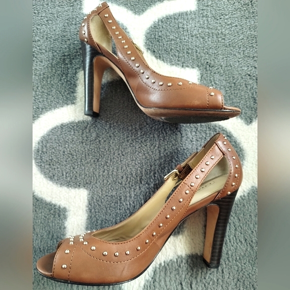 Coach "Billie" Studded Peep Toe Heel 👠in Walnut - Picture 4 of 13